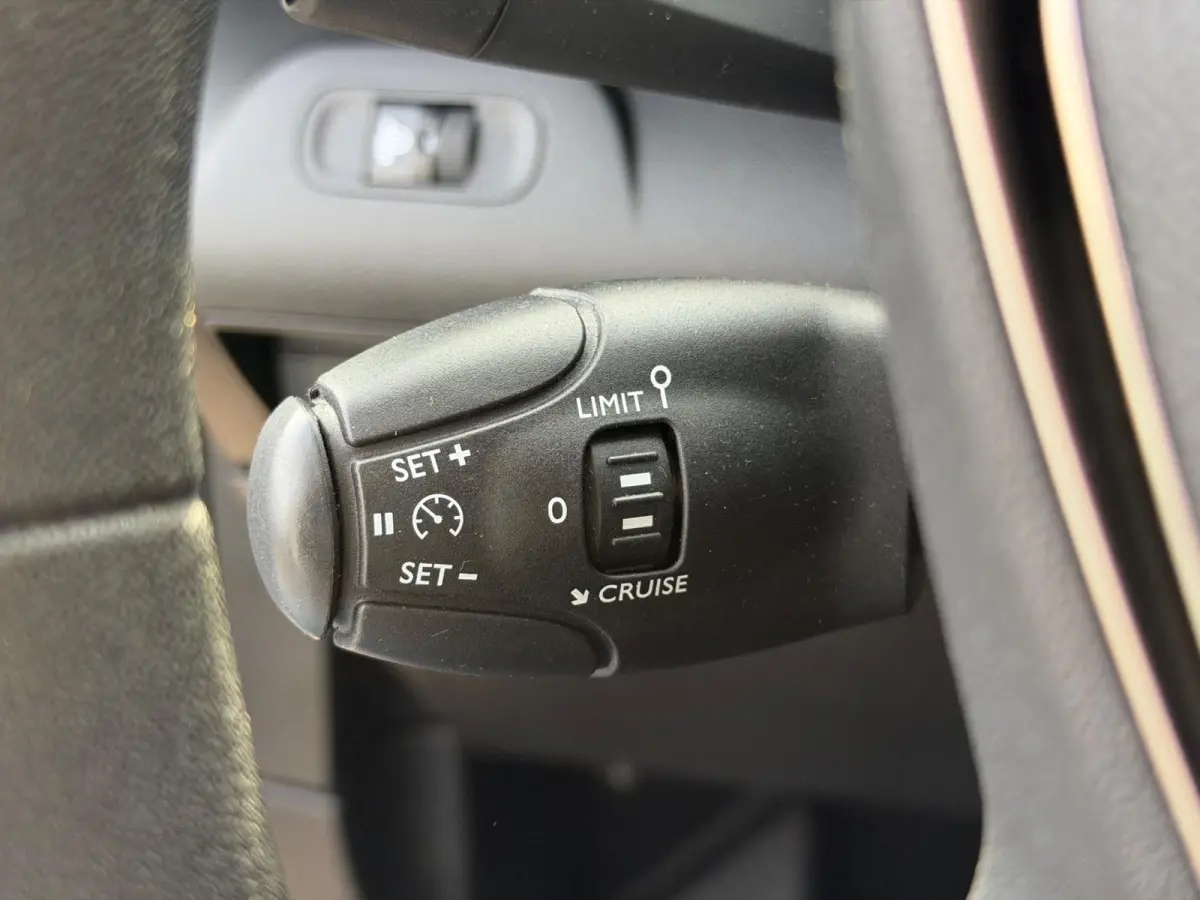 1.2 PureTech Premium 2022 WIT NAVI AIRCO BTW