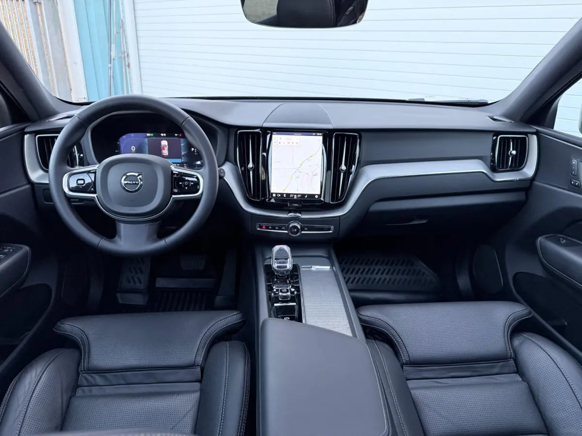 2.0 T6 PHEV AWD Plus Dark|PANO|ACC|T.HAAK|360 CAMERA|LEER|