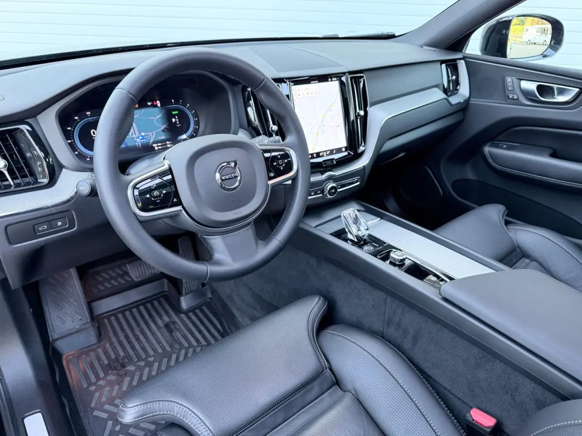 2.0 T6 PHEV AWD Plus Dark|PANO|ACC|T.HAAK|360 CAMERA|LEER|