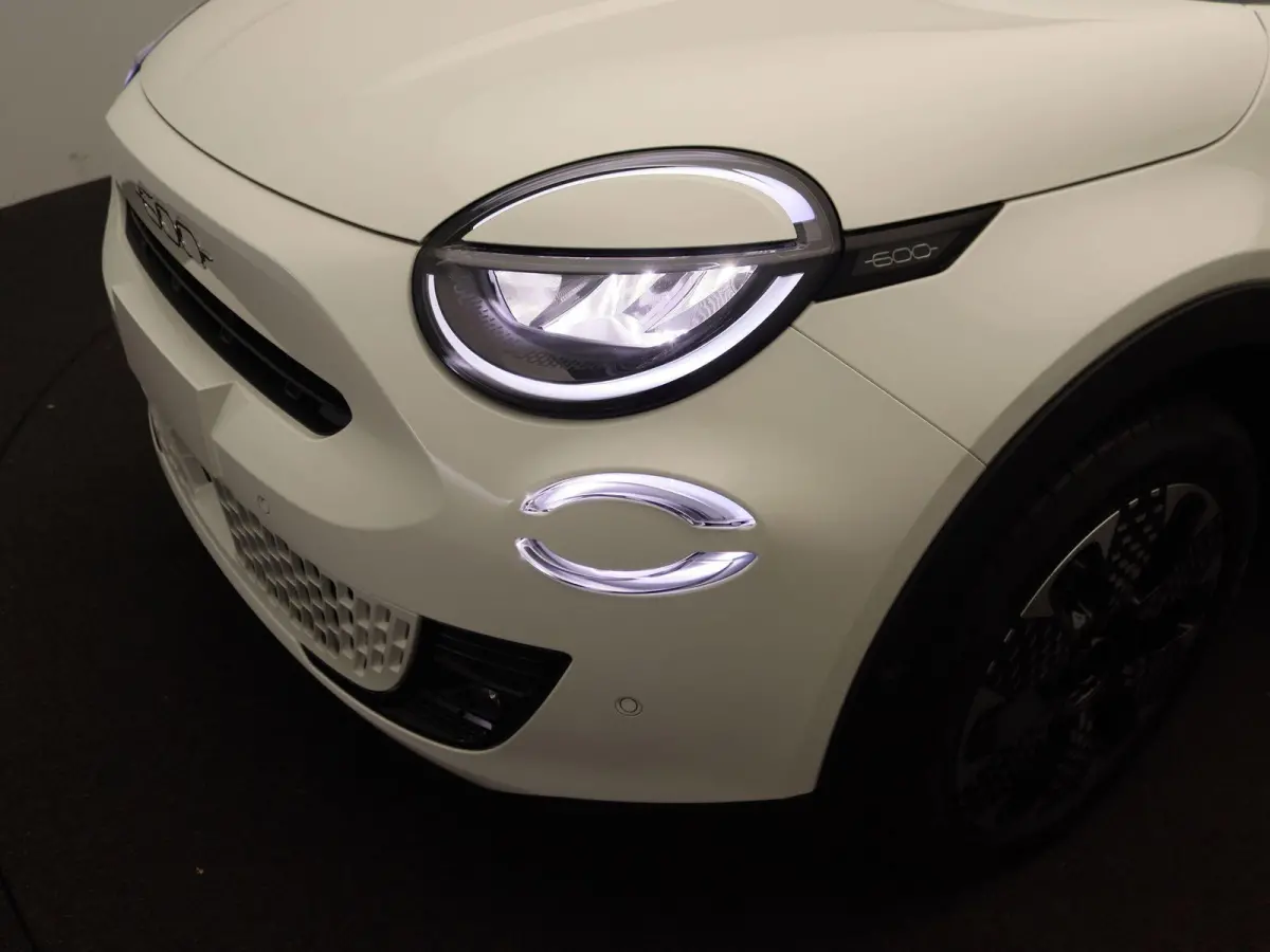 1.2 Hybrid La Prima | Voorraadvoordeel | Parkeercamera Achter | Blind Spot | NAVI | Full LED |