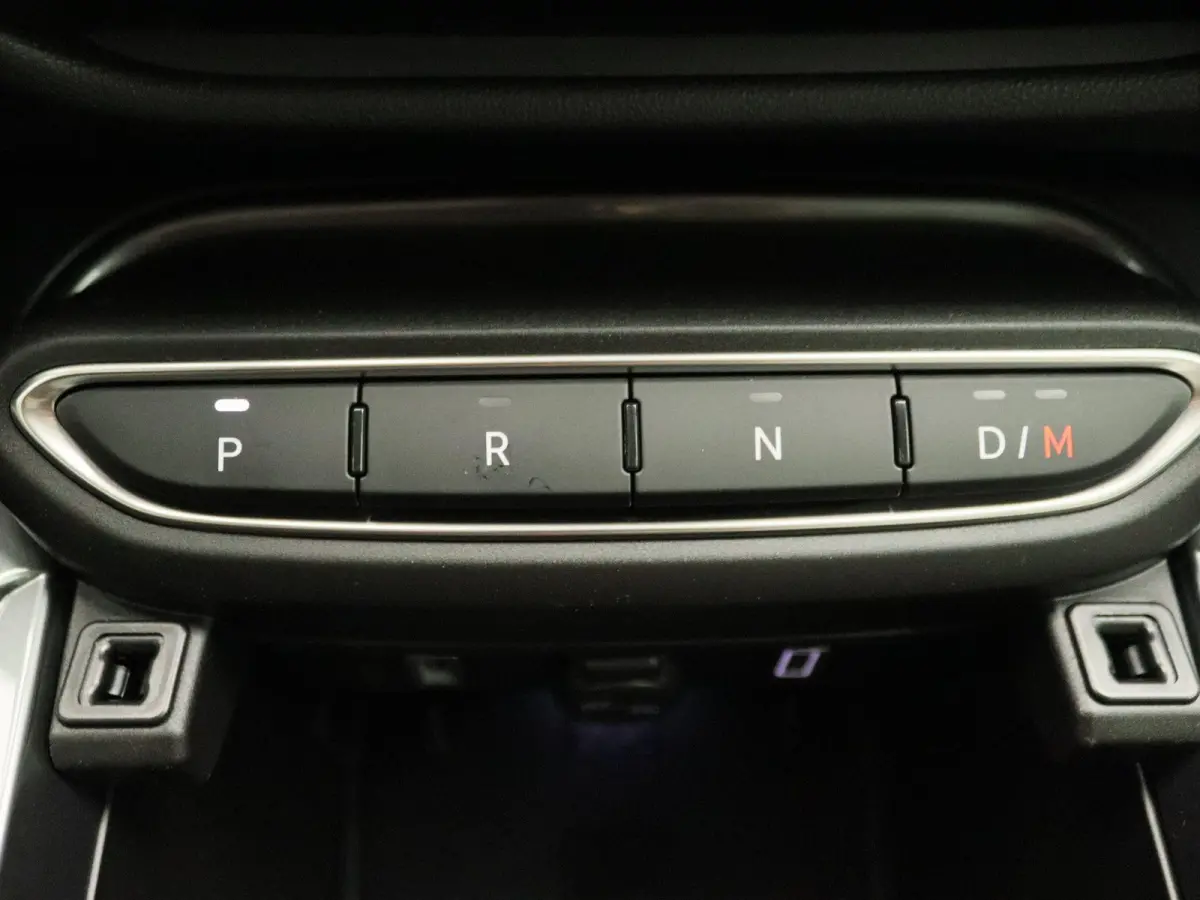 1.2 Hybrid La Prima | Voorraadvoordeel | Parkeercamera Achter | Blind Spot | NAVI | Full LED |