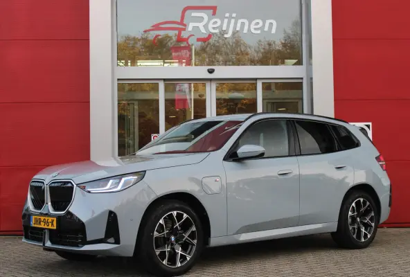30e xDRIVE M-SPORT 299PK | M-SPORTPAKKET 337 MET O.A. M AERODYNAMICA PAKKET - SHADOWLINE RAAMOMLIJSTING - M-SPORT ONDERSTEL - M-INTERIEUR PAKKET - VEGANZA LEDEREN BEKLEDING - M-SPORT INTERIE