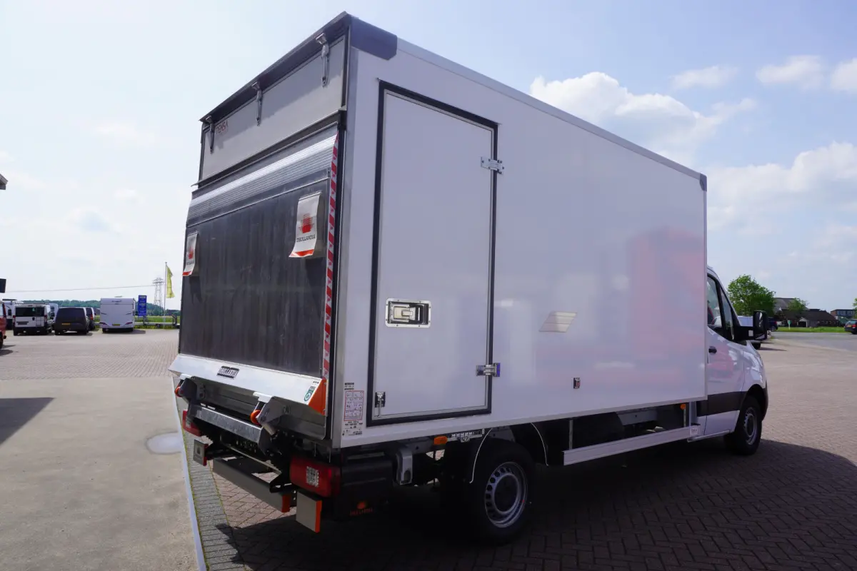 319 CDI 191PK Bakwagen met laadklep Automaat Nr. V068 | Airco | Cruise | Apple-Android DEMO