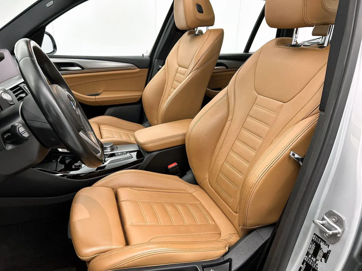 sDrive20i Launch Edition High Executive | M-SPORT PAKKET | 19 INCH | PANORAMADAK | NL AUTO | CAMERA | LEDER
