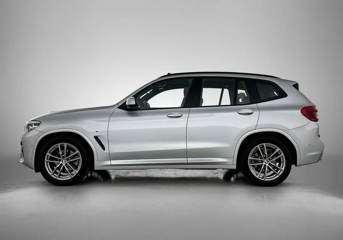 sDrive20i Launch Edition High Executive | M-SPORT PAKKET | 19 INCH | PANORAMADAK | NL AUTO | CAMERA | LEDER