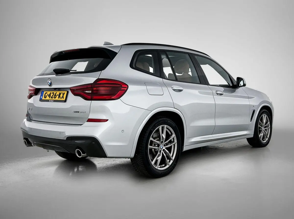 sDrive20i Launch Edition High Executive | M-SPORT PAKKET | 19 INCH | PANORAMADAK | NL AUTO | CAMERA | LEDER