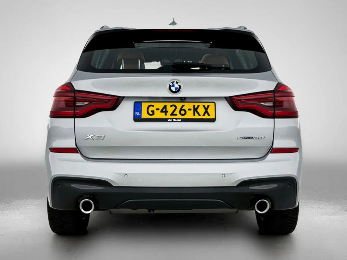 sDrive20i Launch Edition High Executive | M-SPORT PAKKET | 19 INCH | PANORAMADAK | NL AUTO | CAMERA | LEDER