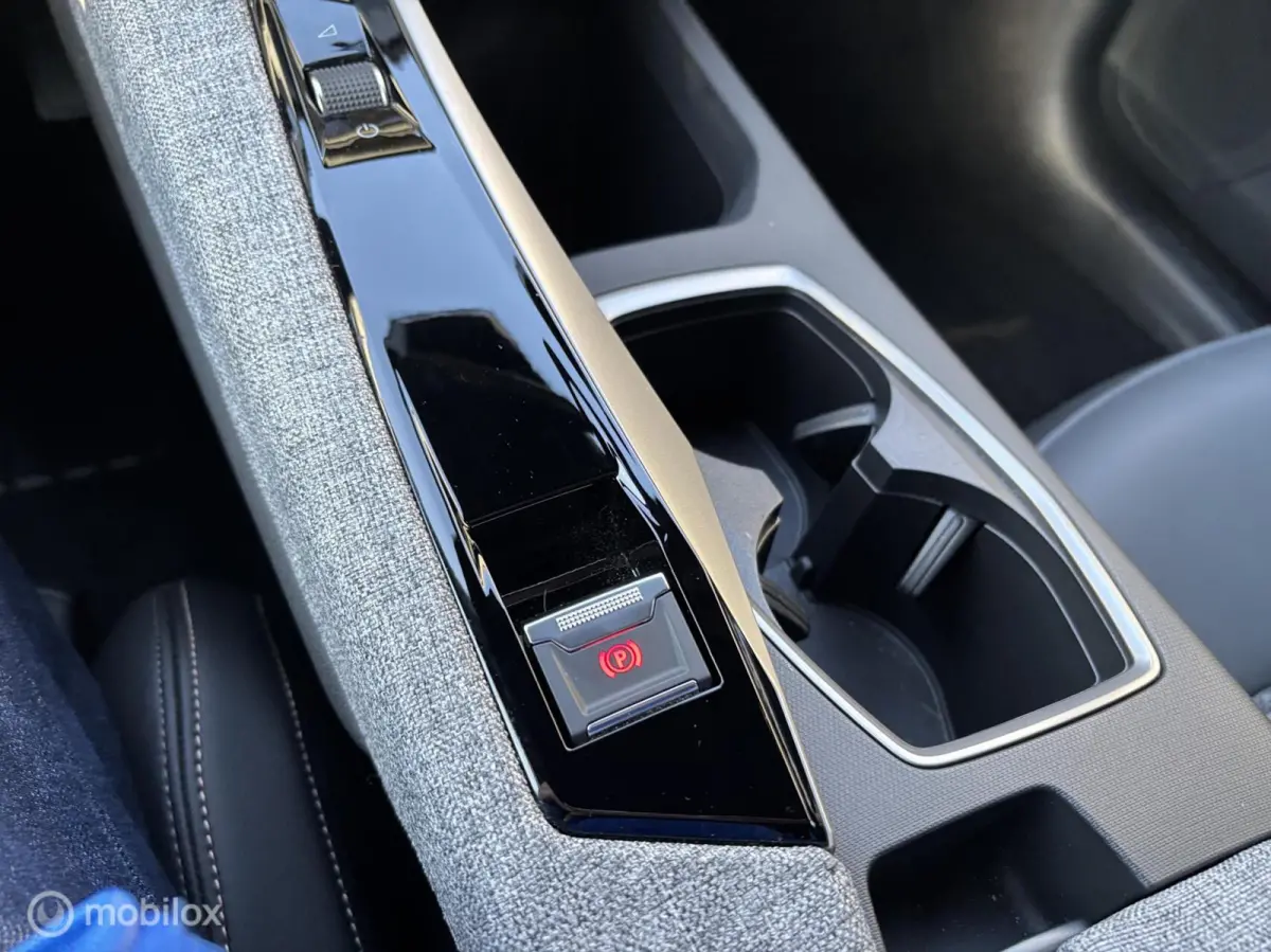 1.2 Hybrid 136 Allure 7 prs automaat camera digitaal dashboard