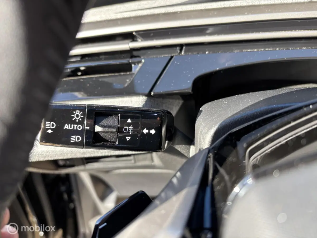 1.2 Hybrid 136 Allure 7 prs automaat camera digitaal dashboard