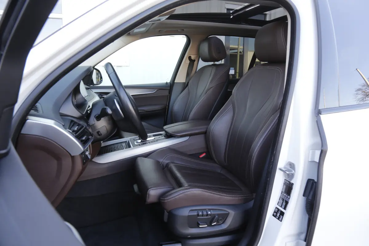 xDrive35i High Executive Aut.*Perfect Onderh.*Parelmoer wit!*Elek. Trekhaak/Pano/Leder Sport/Stoelverw./Sfeer/Memorie/HUD/LED/Camera/Elek. Klep/Parkeersens.V+A*