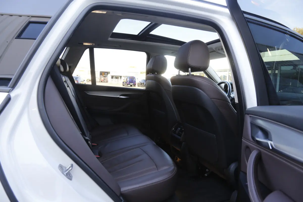 xDrive35i High Executive Aut.*Perfect Onderh.*Parelmoer wit!*Elek. Trekhaak/Pano/Leder Sport/Stoelverw./Sfeer/Memorie/HUD/LED/Camera/Elek. Klep/Parkeersens.V+A*