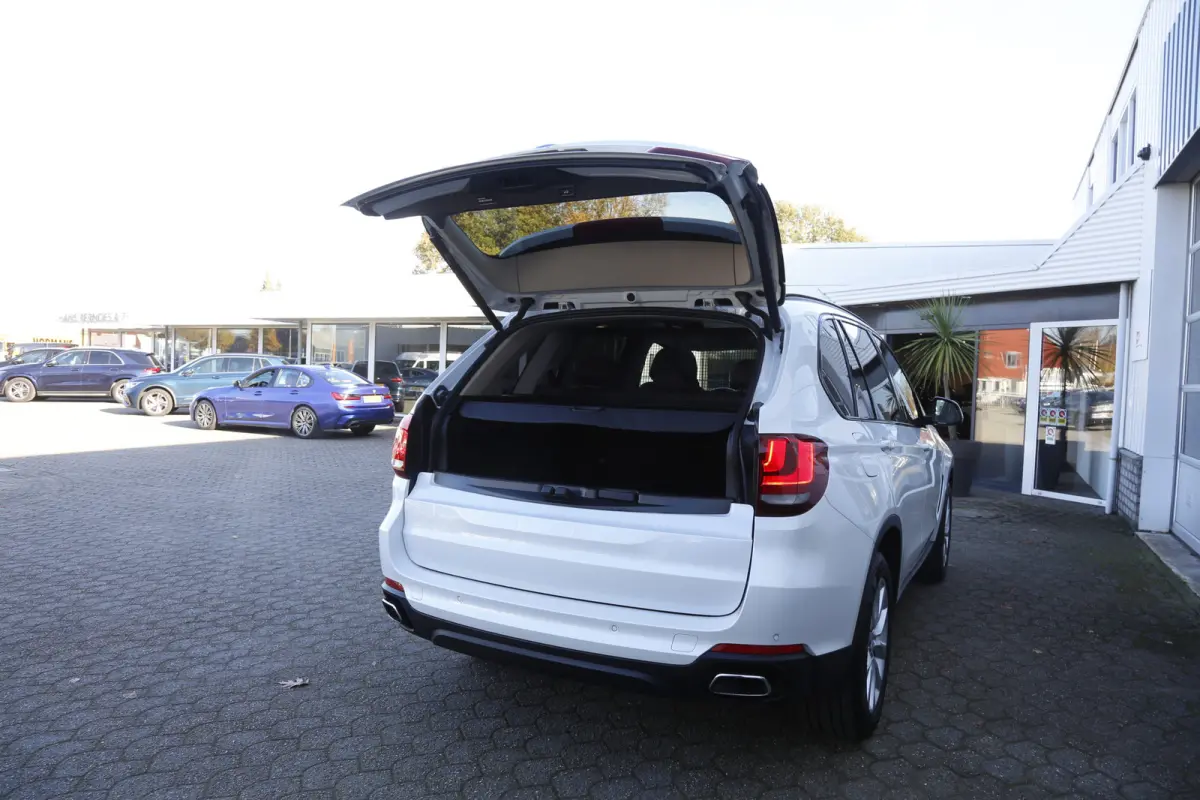 xDrive35i High Executive Aut.*Perfect Onderh.*Parelmoer wit!*Elek. Trekhaak/Pano/Leder Sport/Stoelverw./Sfeer/Memorie/HUD/LED/Camera/Elek. Klep/Parkeersens.V+A*