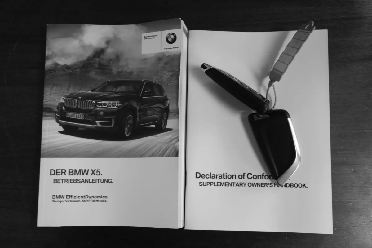 xDrive35i High Executive Aut.*Perfect Onderh.*Parelmoer wit!*Elek. Trekhaak/Pano/Leder Sport/Stoelverw./Sfeer/Memorie/HUD/LED/Camera/Elek. Klep/Parkeersens.V+A*