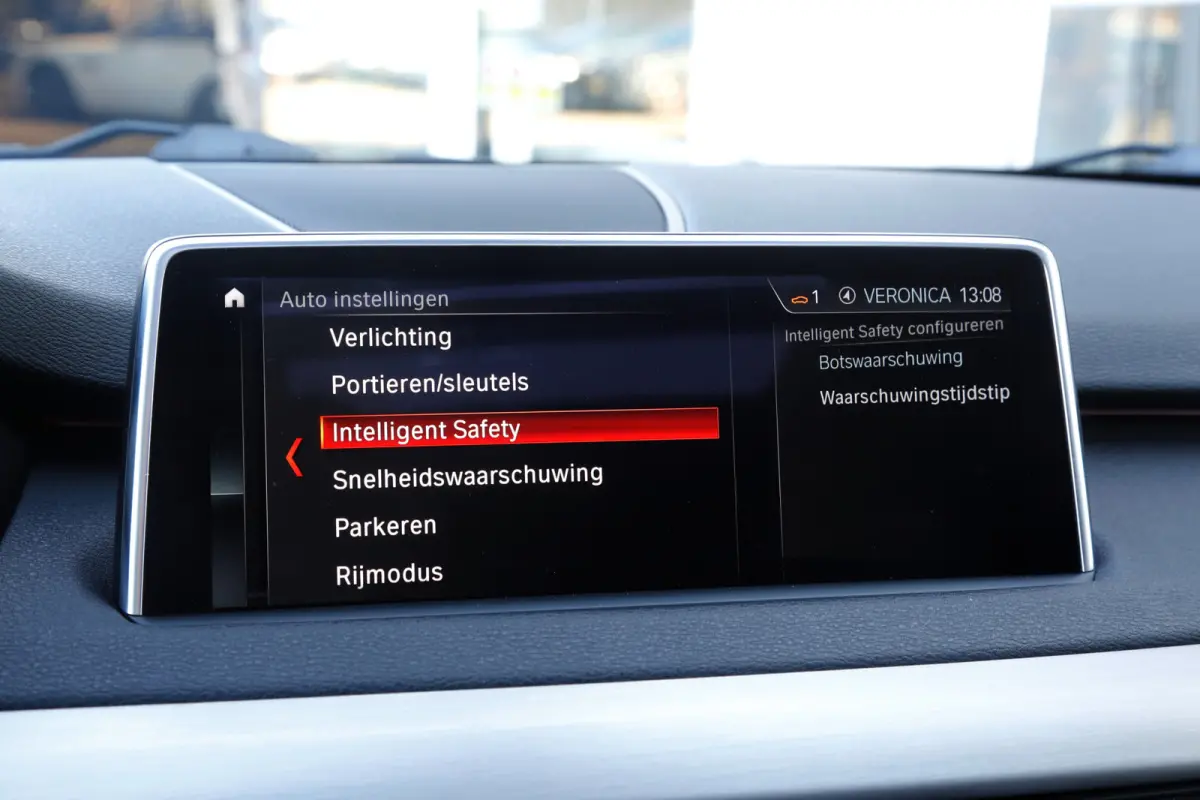 xDrive35i High Executive Aut.*Perfect Onderh.*Parelmoer wit!*Elek. Trekhaak/Pano/Leder Sport/Stoelverw./Sfeer/Memorie/HUD/LED/Camera/Elek. Klep/Parkeersens.V+A*