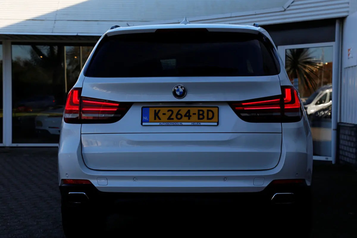 xDrive35i High Executive Aut.*Perfect Onderh.*Parelmoer wit!*Elek. Trekhaak/Pano/Leder Sport/Stoelverw./Sfeer/Memorie/HUD/LED/Camera/Elek. Klep/Parkeersens.V+A*