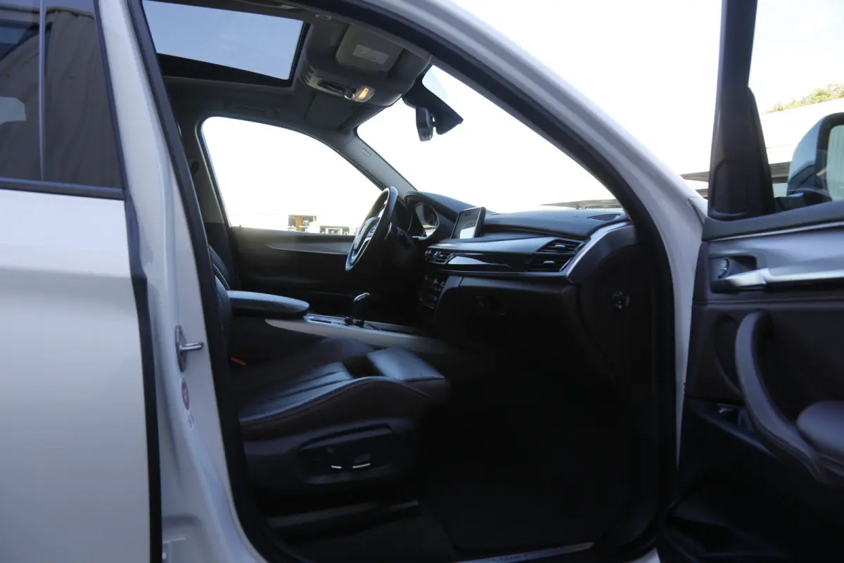 xDrive35i High Executive Aut.*Perfect Onderh.*Parelmoer wit!*Elek. Trekhaak/Pano/Leder Sport/Stoelverw./Sfeer/Memorie/HUD/LED/Camera/Elek. Klep/Parkeersens.V+A*