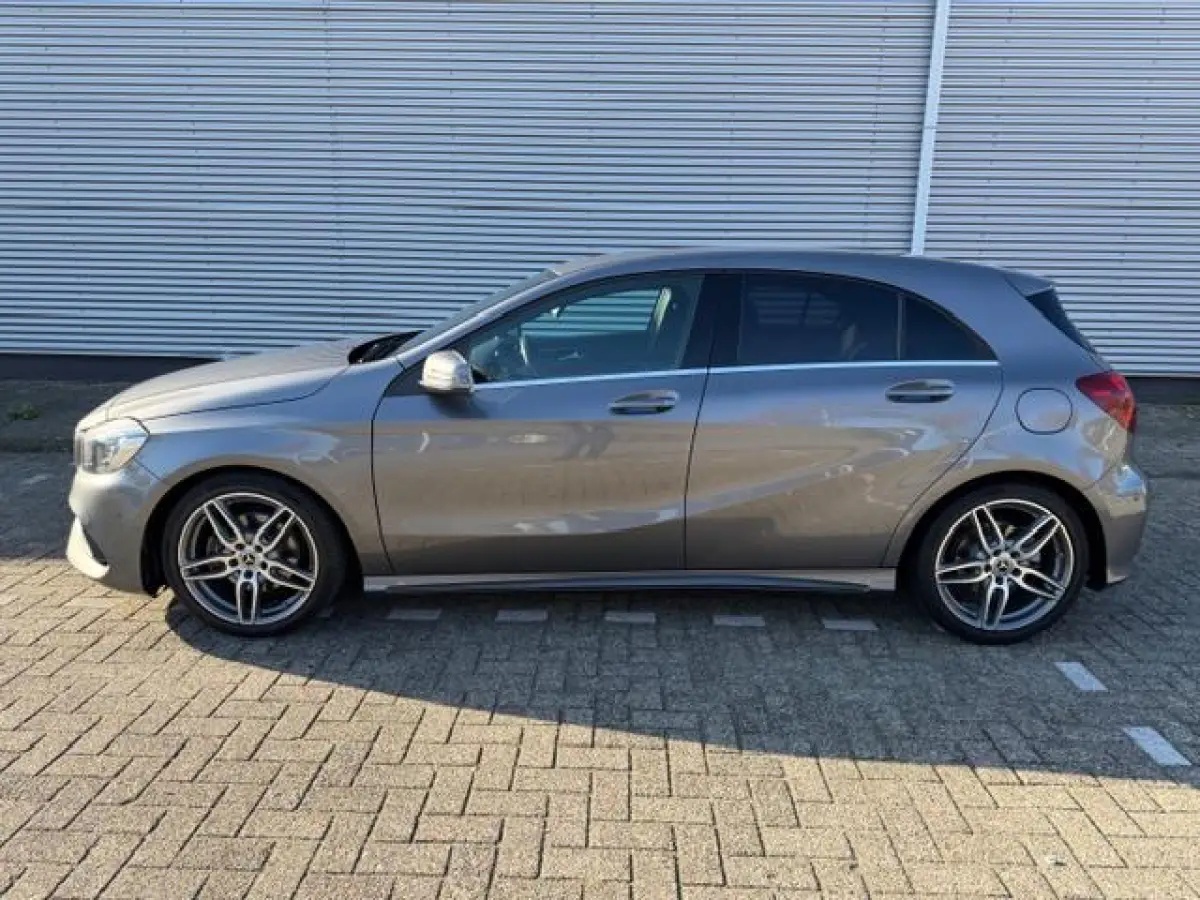 180 Ambition AMG-Line ,Navigatie,Carplay/Andriod, Xenon/Led, Lm velgen, afn.Trekhaak,