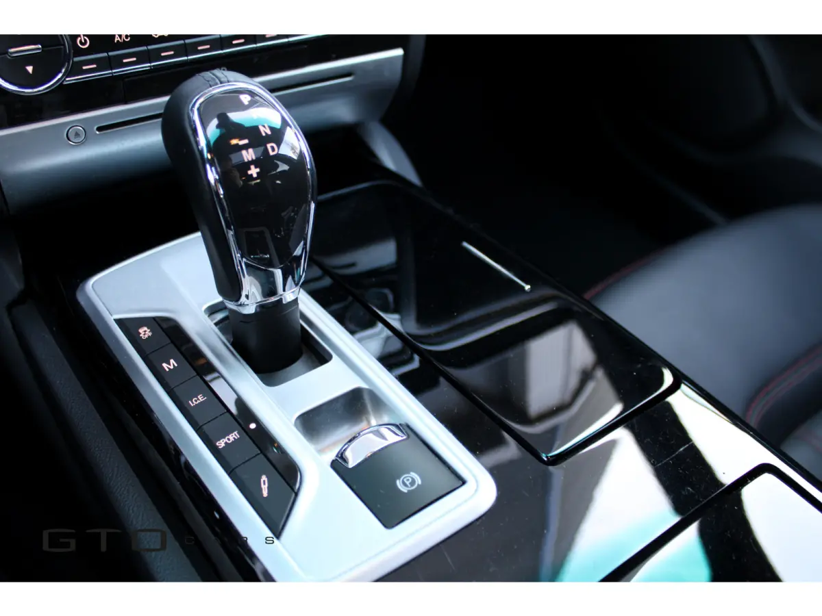 3.8 V8 GTS Harman-Kardon/Camera/Schuifdak/Sportuitlaat