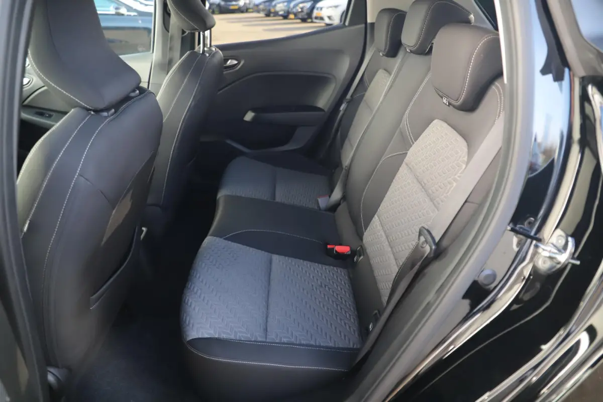1.0 TCe 90 Evolution 16 inch LMV Navigatie Carplay Android Airco Cruise Control Rijstrooksensor Parkeersensor Getint Glas