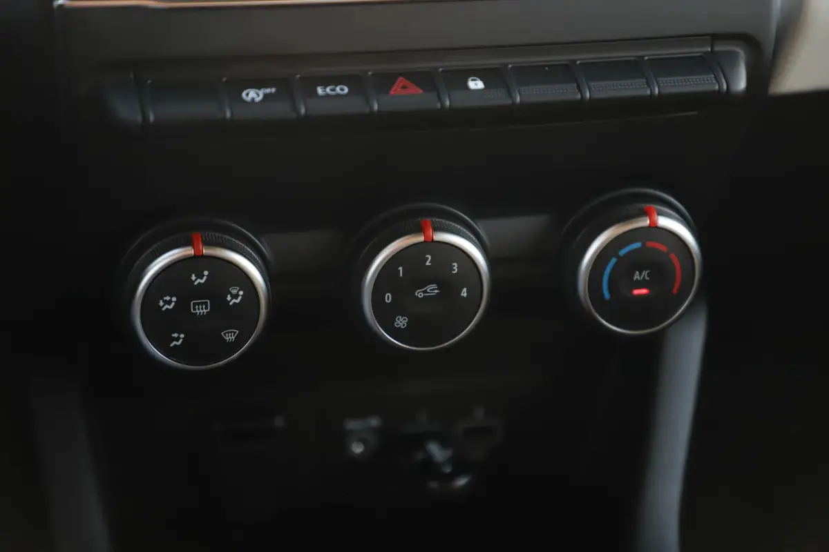 1.0 TCe 90 Evolution 16 inch LMV Navigatie Carplay Android Airco Cruise Control Rijstrooksensor Parkeersensor Getint Glas