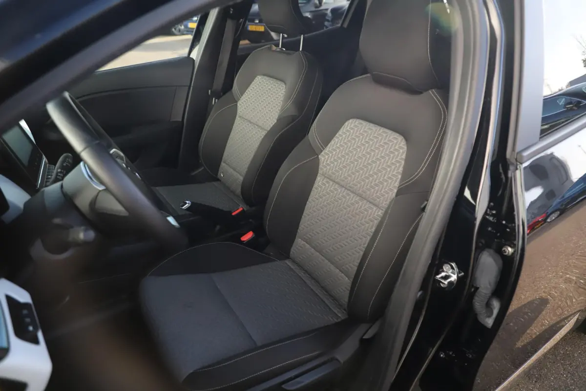1.0 TCe 90 Evolution 16 inch LMV Navigatie Carplay Android Airco Cruise Control Rijstrooksensor Parkeersensor Getint Glas