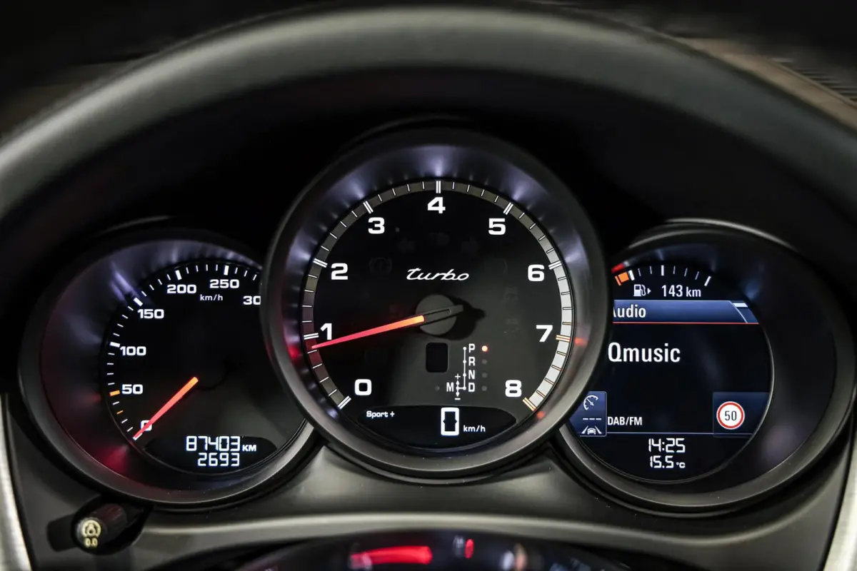 2.9 Turbo|Krijtgrijs|Pano|Leder|Chrono|Luchtv.
