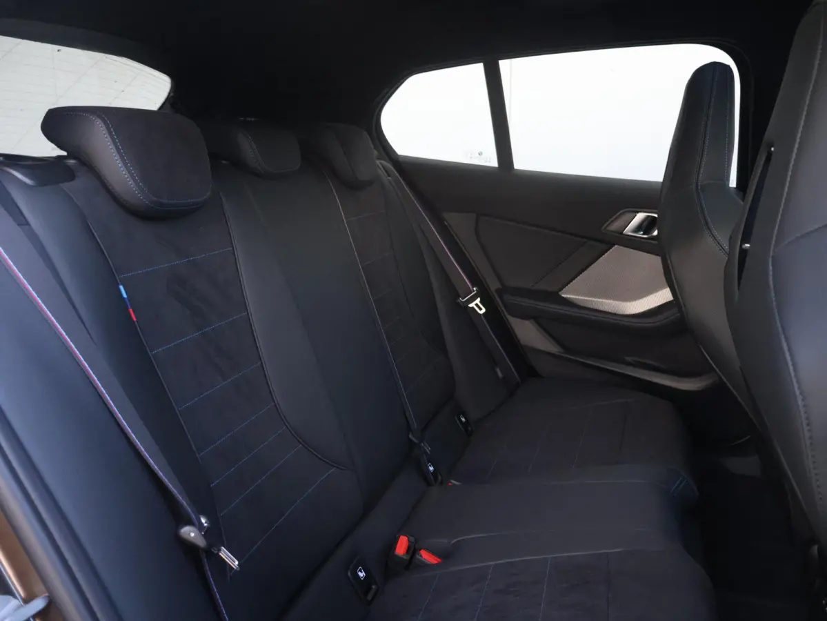 120 M Sport Pro BMW Individual Lakkleur/ Harman-Kardon/ Head-Up/M Sportstoelen/ Panoramadak/ Stuurwiel verwarming