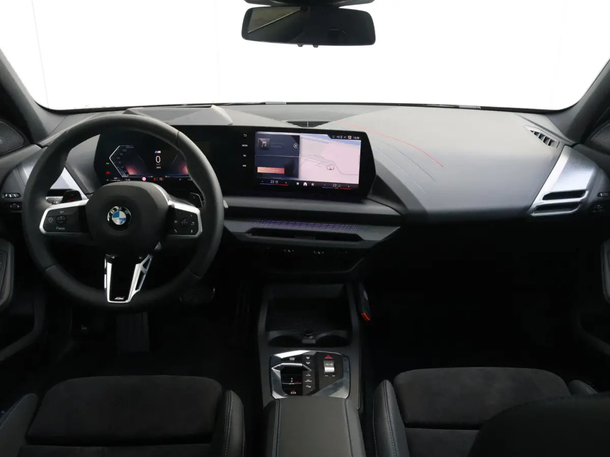 120 M Sport Pro BMW Individual Lakkleur/ Harman-Kardon/ Head-Up/M Sportstoelen/ Panoramadak/ Stuurwiel verwarming