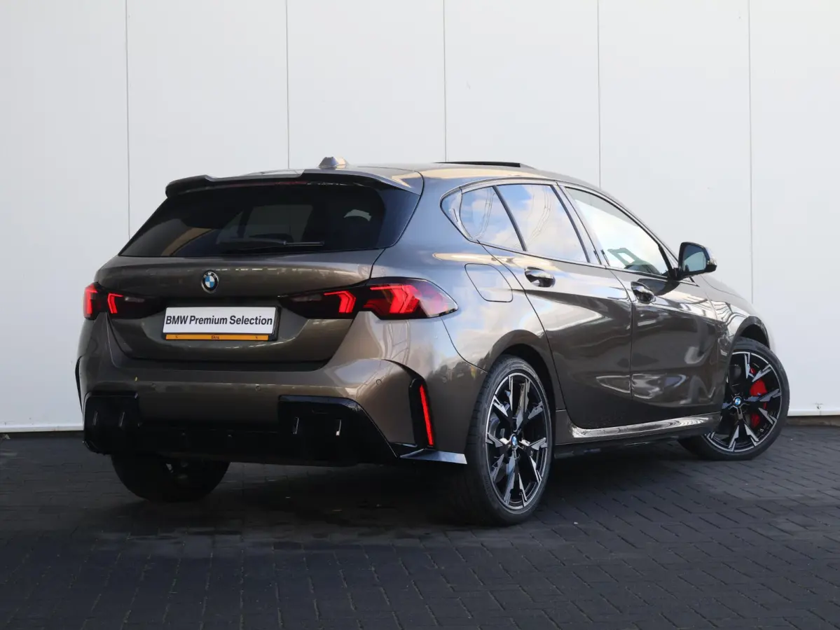120 M Sport Pro BMW Individual Lakkleur/ Harman-Kardon/ Head-Up/M Sportstoelen/ Panoramadak/ Stuurwiel verwarming