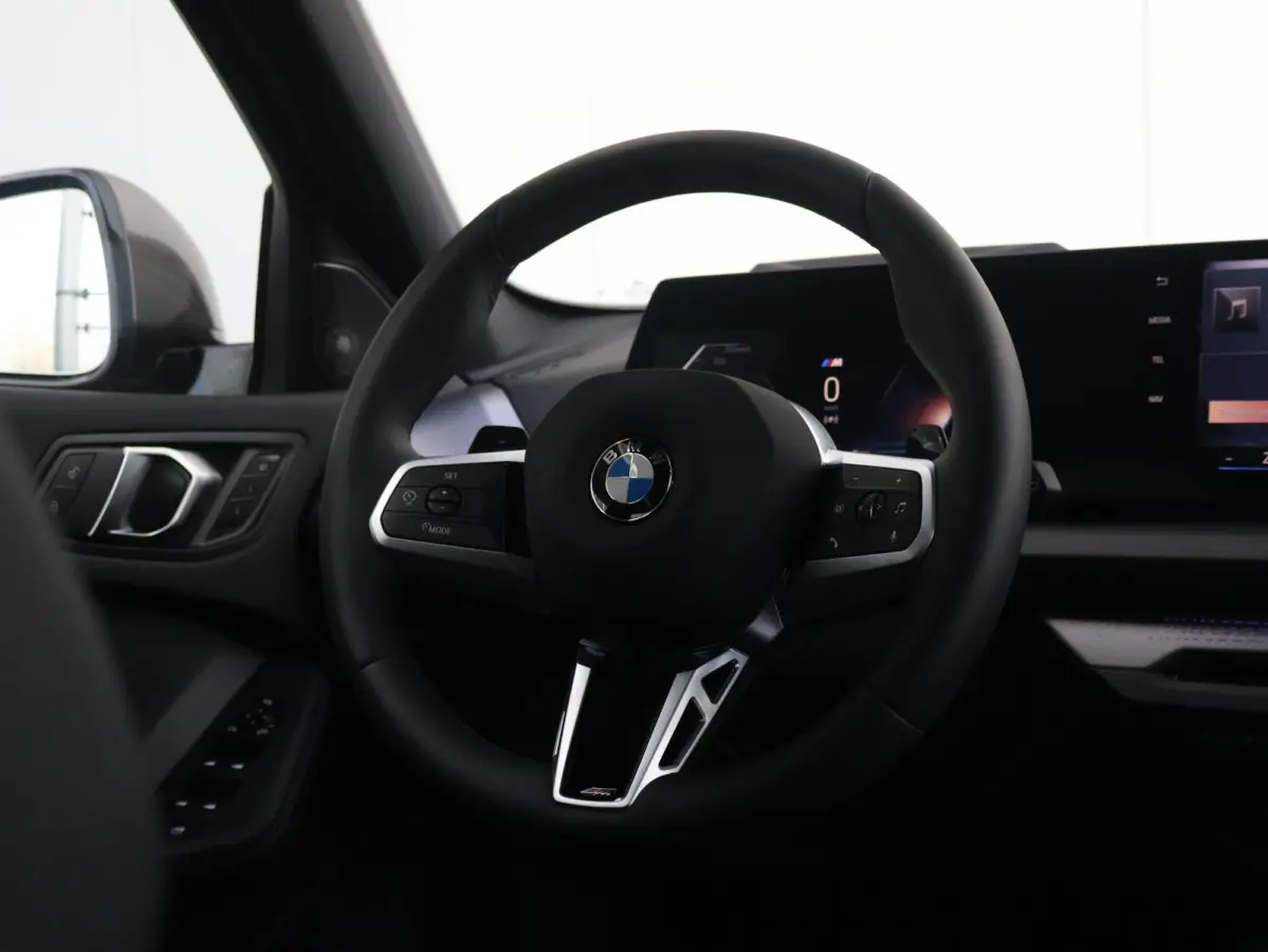 120 M Sport Pro BMW Individual Lakkleur/ Harman-Kardon/ Head-Up/M Sportstoelen/ Panoramadak/ Stuurwiel verwarming