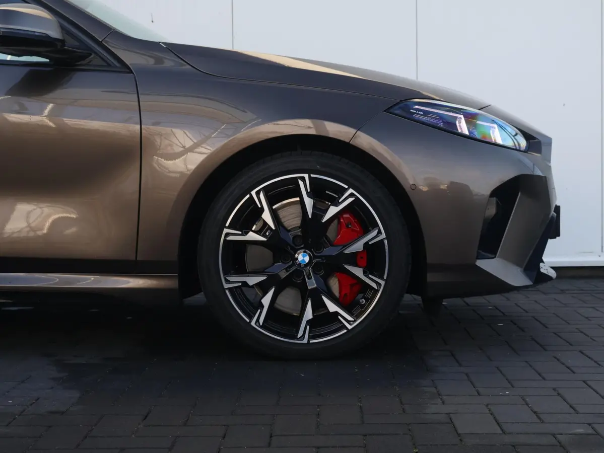 120 M Sport Pro BMW Individual Lakkleur/ Harman-Kardon/ Head-Up/M Sportstoelen/ Panoramadak/ Stuurwiel verwarming