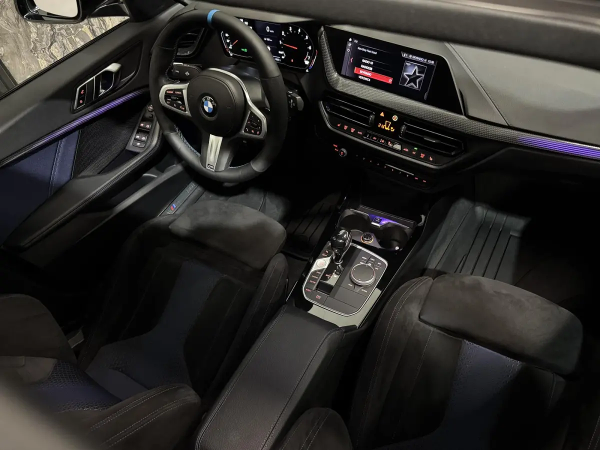 118i M Sport|PANO|SFEER|ALCANTARA|KUIPSTOELEN|BOMVOL