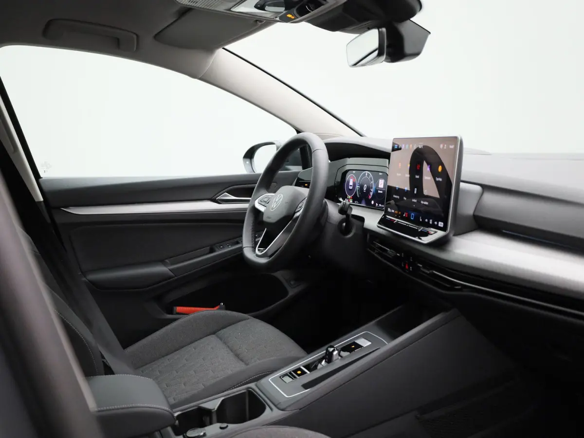1.5 eHybrid Life Edition 204 PK | Fysieke Voorraad | Direct Leverbaar | 18 Inch Catania | Achteruitrijcamera | Parkeersensoren | Sfeerverlichting | Adaptieve Cruise Control | Digitale Cockpi