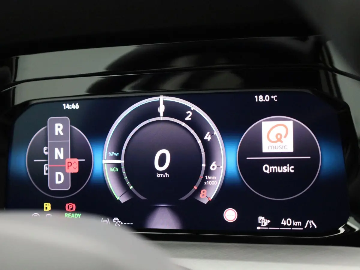 1.5 eHybrid Life Edition 204 PK | Fysieke Voorraad | Direct Leverbaar | 18 Inch Catania | Achteruitrijcamera | Parkeersensoren | Sfeerverlichting | Adaptieve Cruise Control | Digitale Cockpi