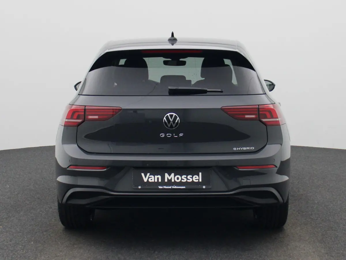 1.5 eHybrid Life Edition 204 PK | Fysieke Voorraad | Direct Leverbaar | 18 Inch Catania | Achteruitrijcamera | Parkeersensoren | Sfeerverlichting | Adaptieve Cruise Control | Digitale Cockpi