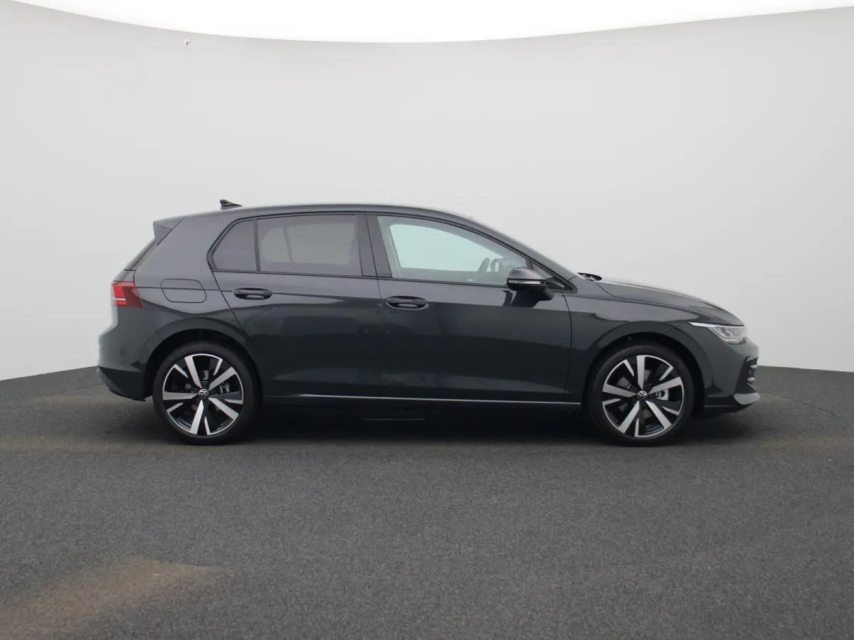 1.5 eHybrid Life Edition 204 PK | Fysieke Voorraad | Direct Leverbaar | 18 Inch Catania | Achteruitrijcamera | Parkeersensoren | Sfeerverlichting | Adaptieve Cruise Control | Digitale Cockpi