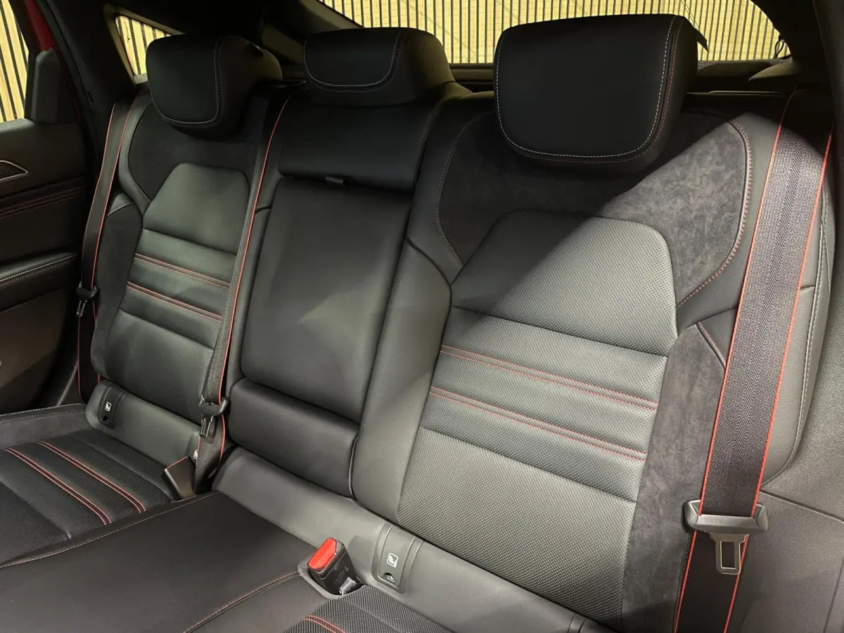 1.6 E-Tech Hybrid 145 R.S. Line|CARPLAY|CAMERA|ACC|BOSE|STOEL-,STUURVERW|LANE-ASSIST|INC.BTW|1e EIG|NL-AUTO|NAP|