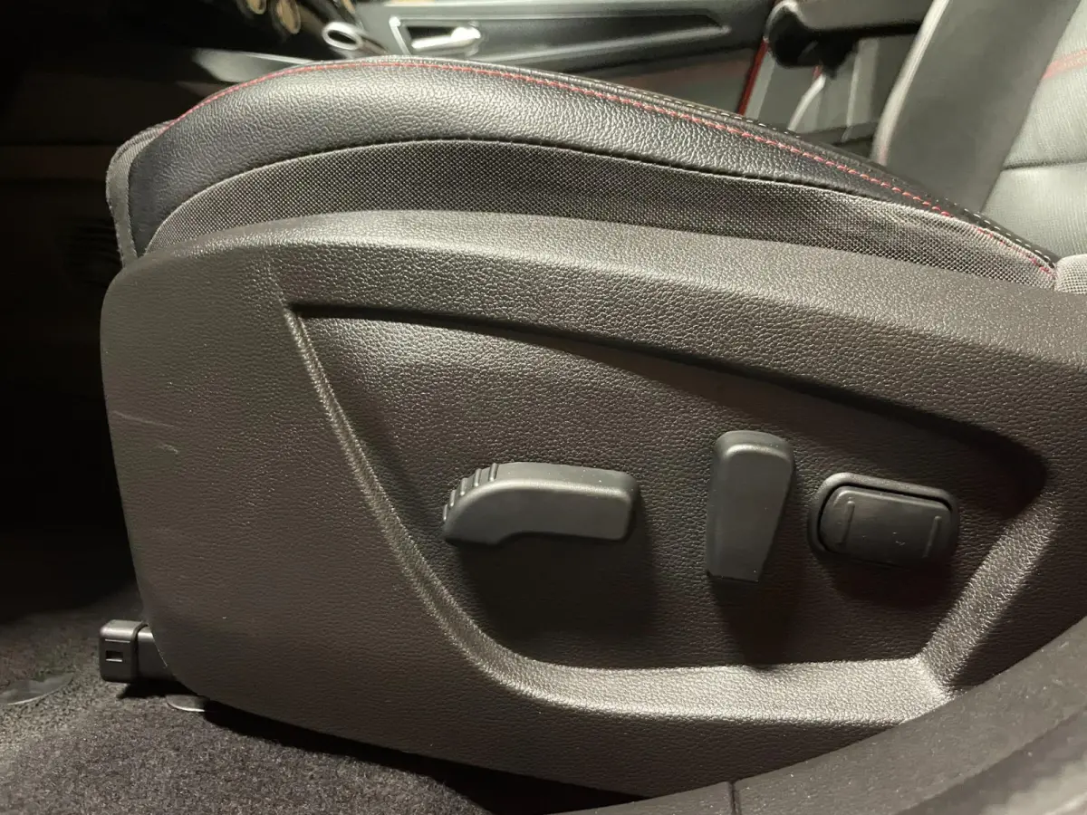1.6 E-Tech Hybrid 145 R.S. Line|CARPLAY|CAMERA|ACC|BOSE|STOEL-,STUURVERW|LANE-ASSIST|INC.BTW|1e EIG|NL-AUTO|NAP|