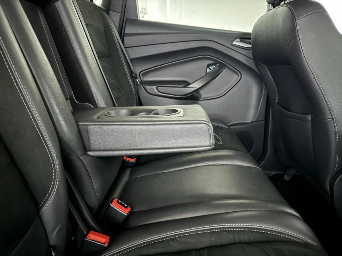 1.5 EcoBoost ST Line Navi Cruise Carplay PDC NAP