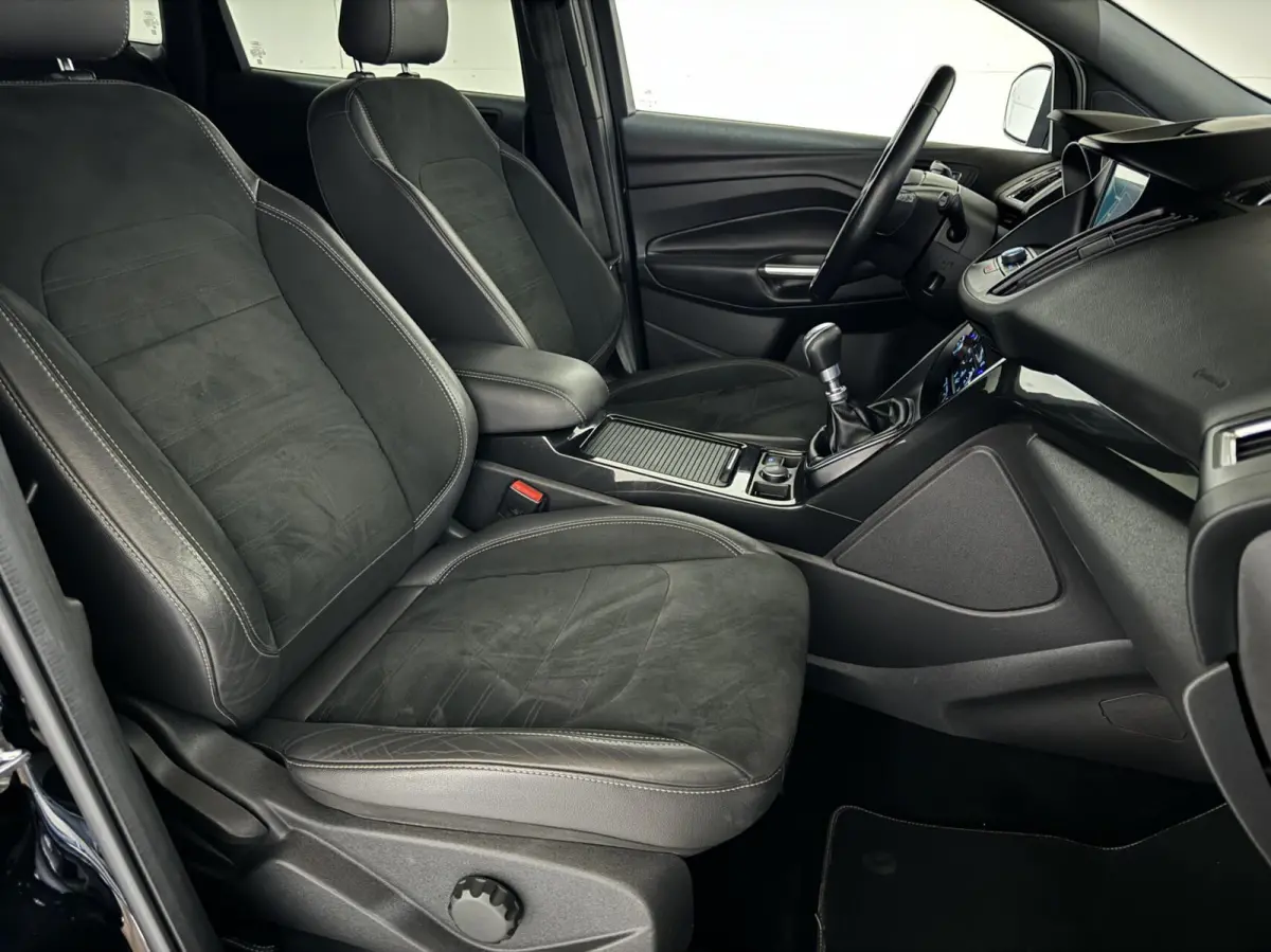 1.5 EcoBoost ST Line Navi Cruise Carplay PDC NAP