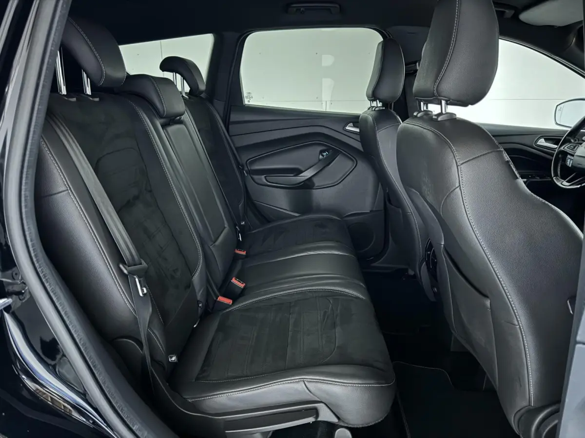 1.5 EcoBoost ST Line Navi Cruise Carplay PDC NAP