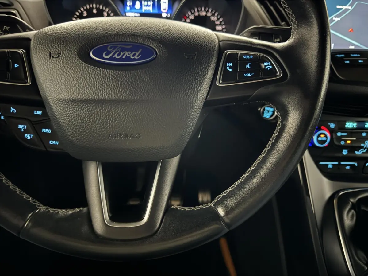 1.5 EcoBoost ST Line Navi Cruise Carplay PDC NAP