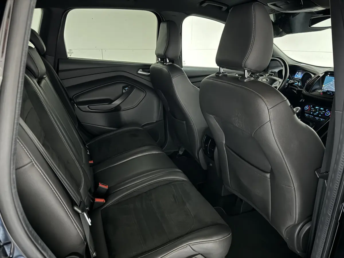 1.5 EcoBoost ST Line Navi Cruise Carplay PDC NAP
