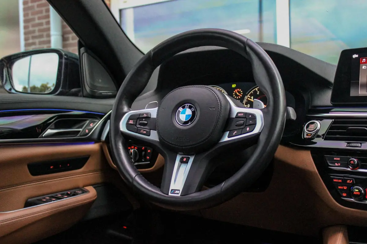 Gran Turismo 630i G32 High Executive M-sport | M-pakket | NL auto | Harman-kardon | 20 inch | Stoelverwarming | Stuurverwarming | Head-up | Camera | Dakraam