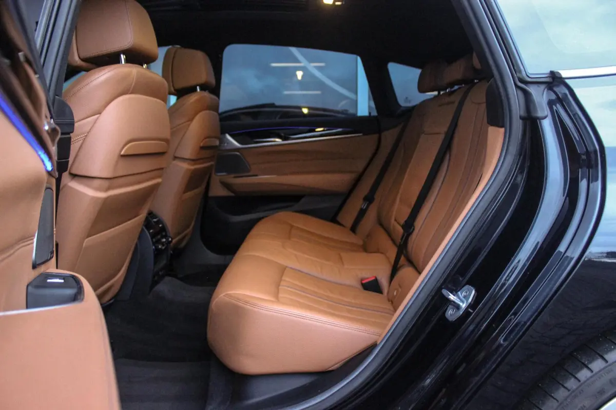 Gran Turismo 630i G32 High Executive M-sport | M-pakket | NL auto | Harman-kardon | 20 inch | Stoelverwarming | Stuurverwarming | Head-up | Camera | Dakraam