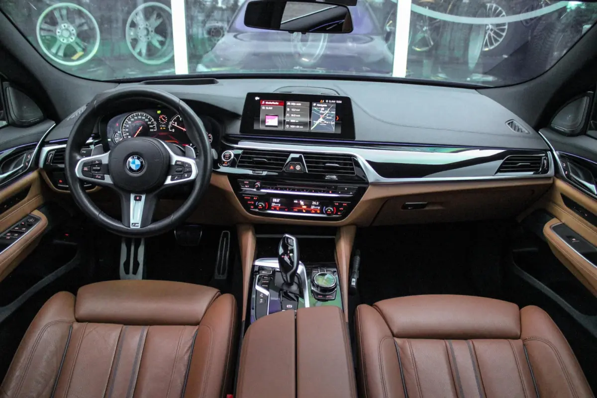 Gran Turismo 630i G32 High Executive M-sport | M-pakket | NL auto | Harman-kardon | 20 inch | Stoelverwarming | Stuurverwarming | Head-up | Camera | Dakraam