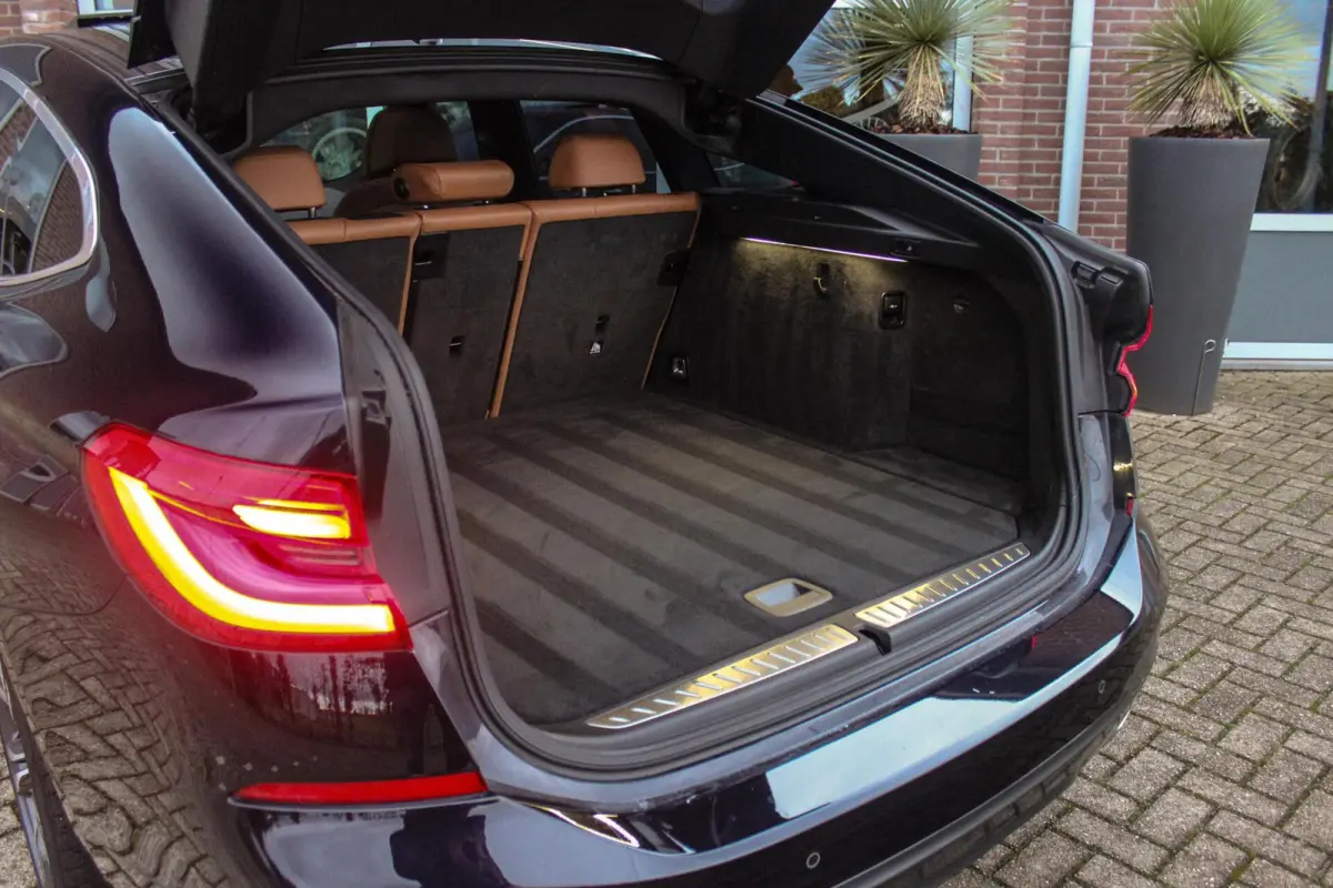 Gran Turismo 630i G32 High Executive M-sport | M-pakket | NL auto | Harman-kardon | 20 inch | Stoelverwarming | Stuurverwarming | Head-up | Camera | Dakraam
