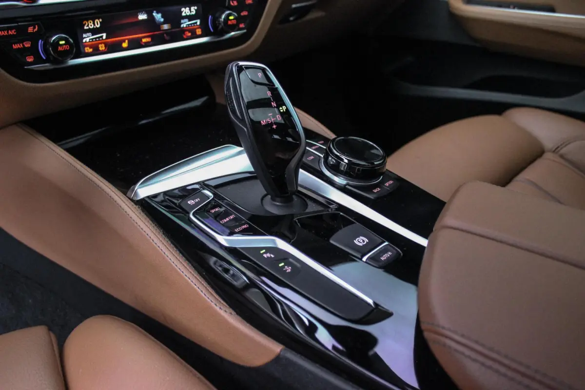 Gran Turismo 630i G32 High Executive M-sport | M-pakket | NL auto | Harman-kardon | 20 inch | Stoelverwarming | Stuurverwarming | Head-up | Camera | Dakraam