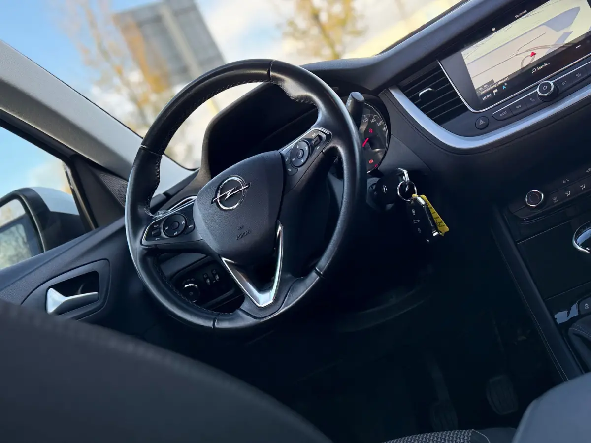 1.2 Turbo Business Edition - Summit White - Camera/Carplay/Clima
