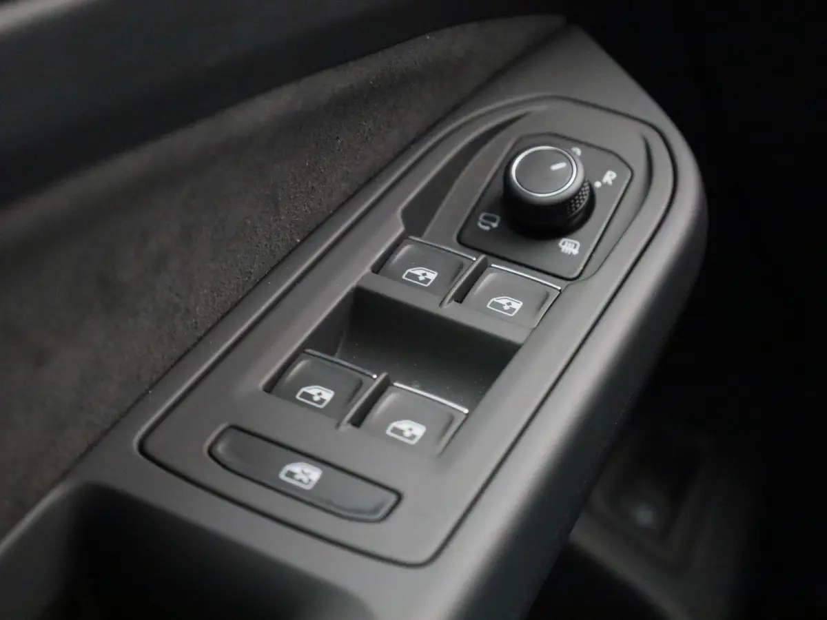 1.5 eHybrid GTE 272 PK | Automaat | Plug-In | Panorama Dak | Navigatie | Digitale Cockpit Pro | 360 Camera | Sport Pakket | Stoelverwarming | Stuurwielverwarming | Head-Updisplay | LED Matri
